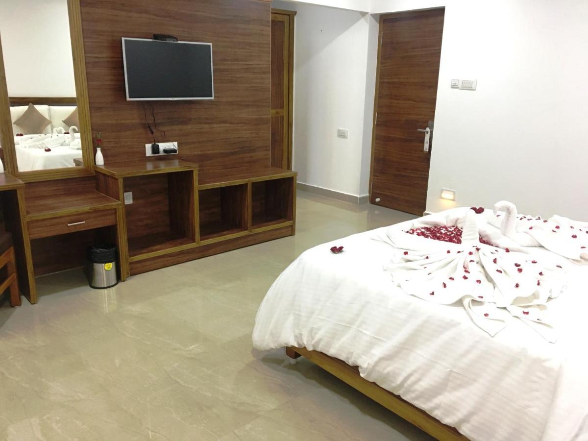 Hotel Agt Park Ченай Екстериор снимка