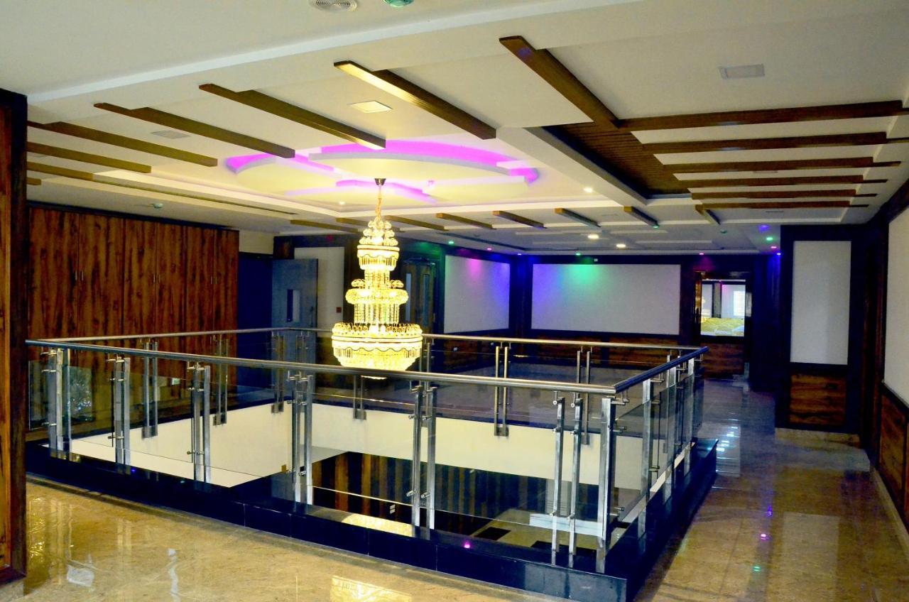 Hotel Agt Park Ченай Екстериор снимка