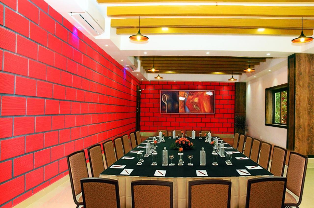 Hotel Agt Park Ченай Екстериор снимка