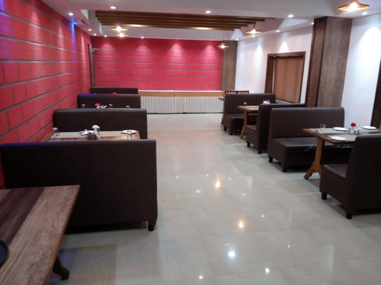 Hotel Agt Park Ченай Екстериор снимка