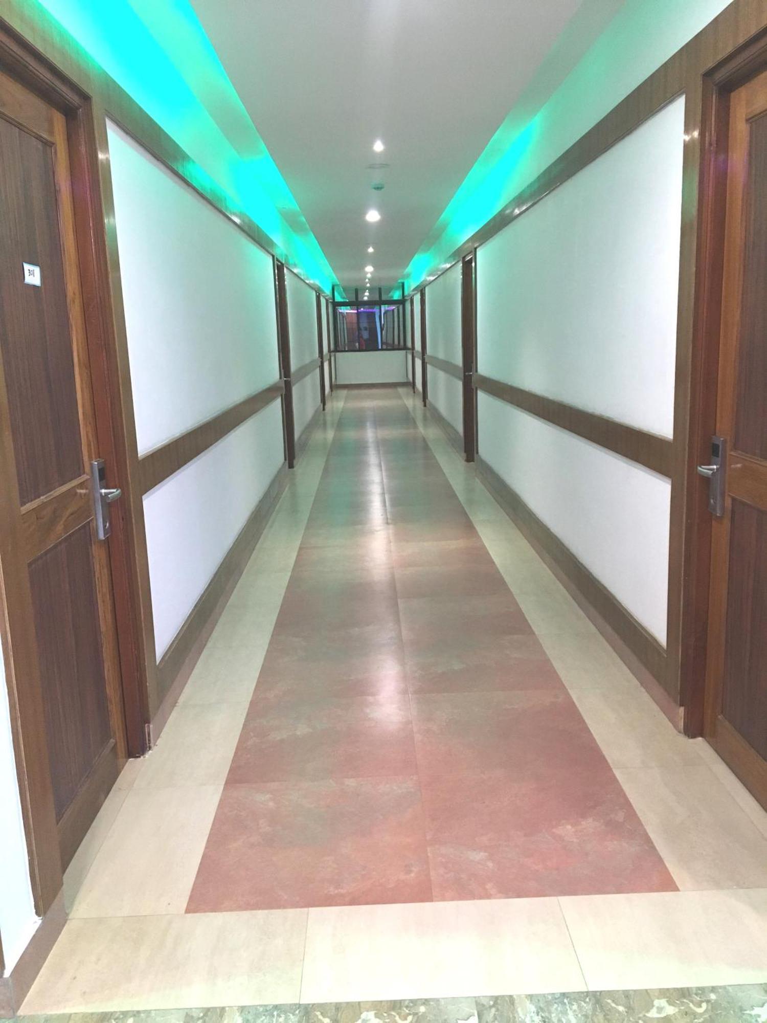 Hotel Agt Park Ченай Екстериор снимка