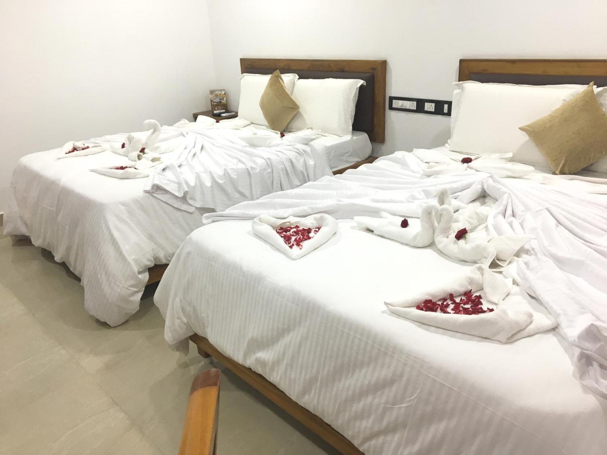 Hotel Agt Park Ченай Екстериор снимка